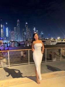 631544406: Chica busca chico en Barcelona