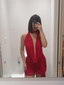 664679165: Chica busca chico en Barcelona