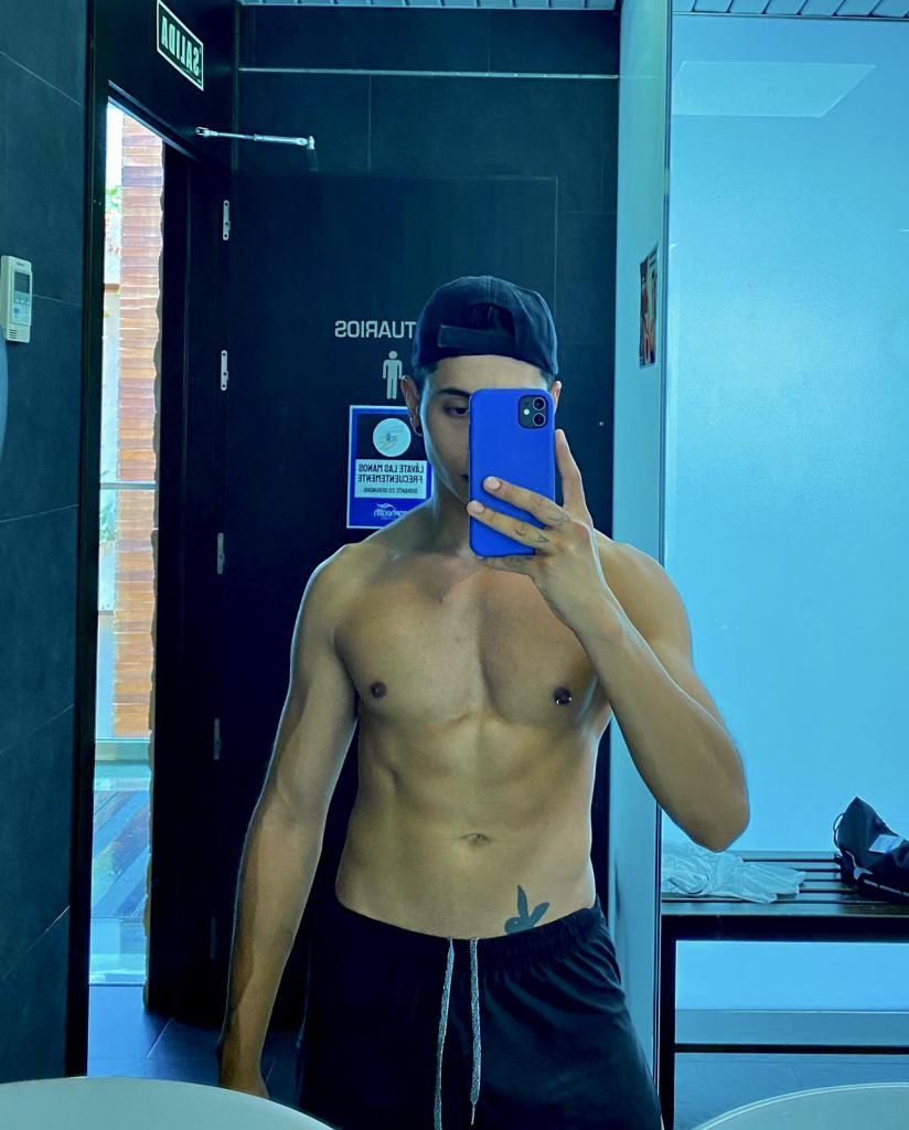 Chico busca chica en Sevilla: 