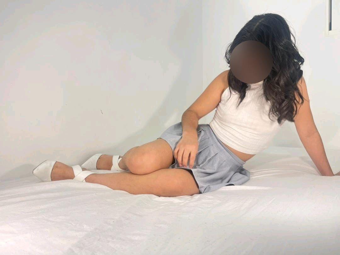 645186363: Chica busca chico en Madrid