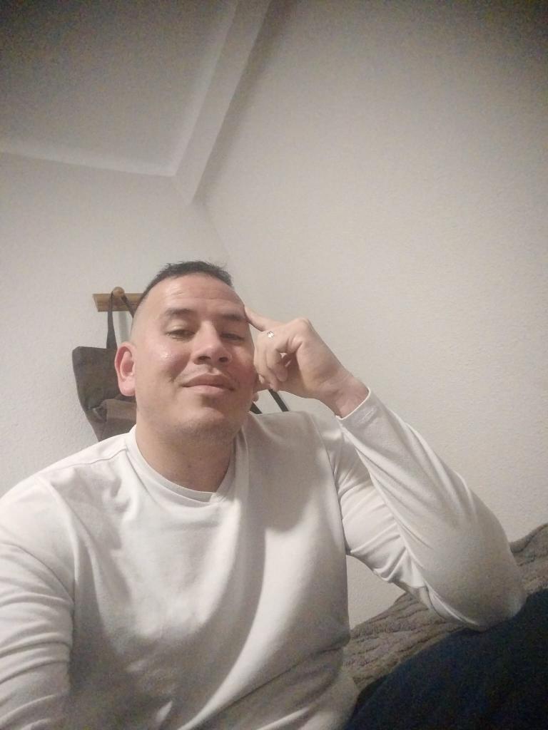 632986719: Chico busca chica en Valencia