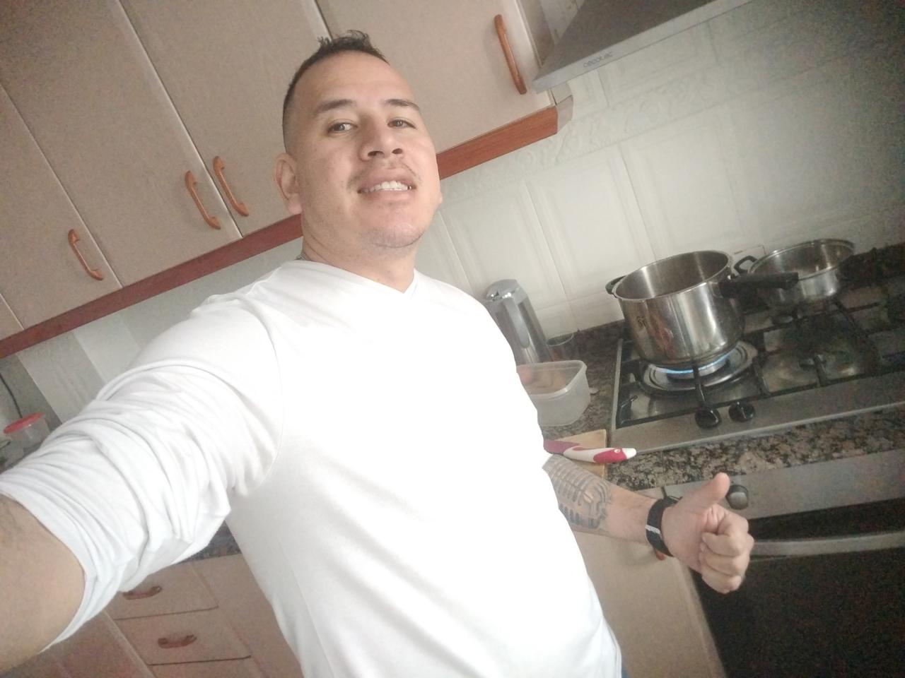 632986719: Chico busca chica en Valencia