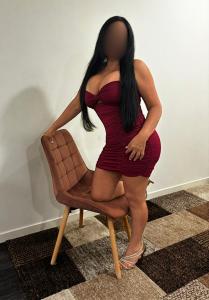 607339172: Chica busca chico en Barcelona