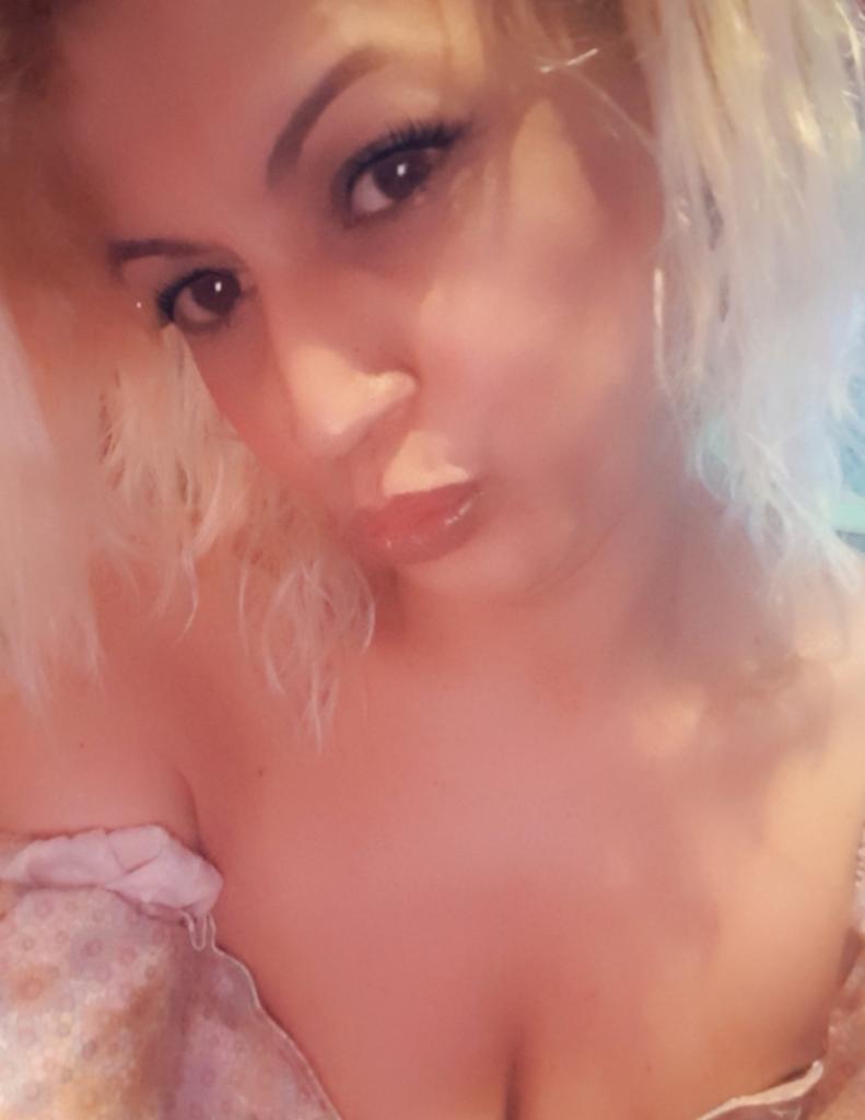 Chica busca chico en Almería: 