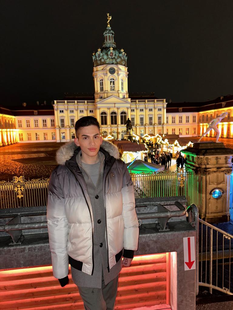 607157425: Chico busca chica en Asturias