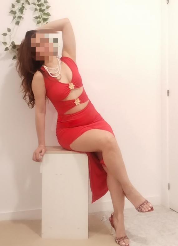 608298922: Chica busca chico en Sevilla