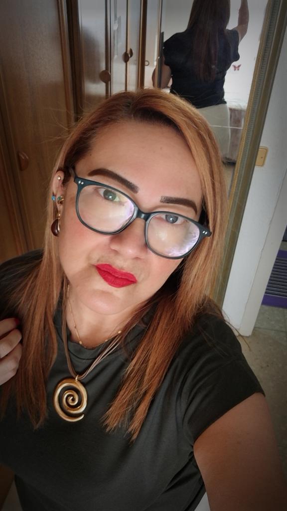 642075179: Chica busca chico en Huelva