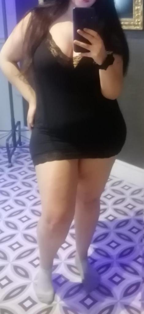 643959313: Chica busca chico en Barcelona