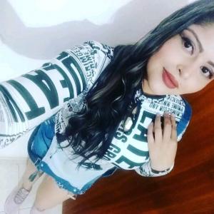 667037085: Chica busca chico en Sevilla