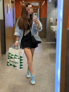 666357649: Chica busca chico en Sevilla