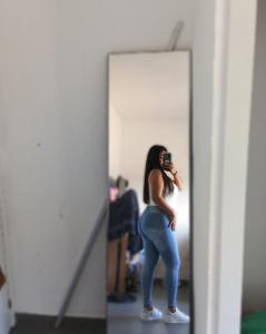 658698922: Chica busca chico en Madrid