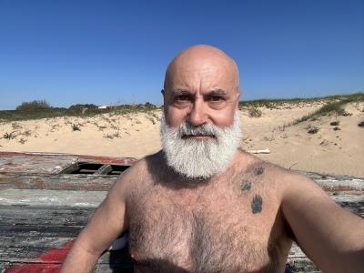 644343942: Chico busca chica en Málaga