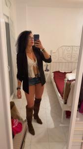 613677079: Chica busca chico en Lugo