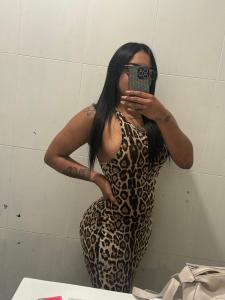 695772668: Chica busca chico en Madrid