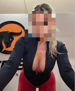613859108: Chica busca chico en Cádiz