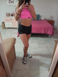 643014311: Chica busca chico en Málaga