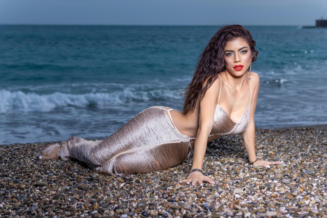 637531732: Chica busca chico en Barcelona