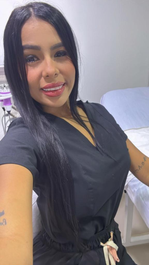 744251432: Chica busca chico en Málaga