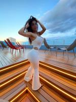 633773509: Chica busca chico en Barcelona