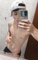 643014450: Chico busca chica en Pontevedra