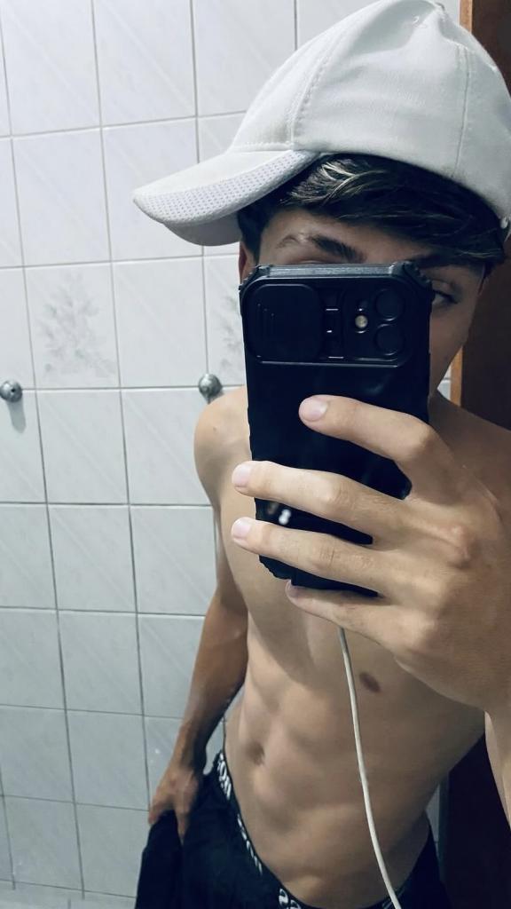 643014450: Chico busca chica en Pontevedra