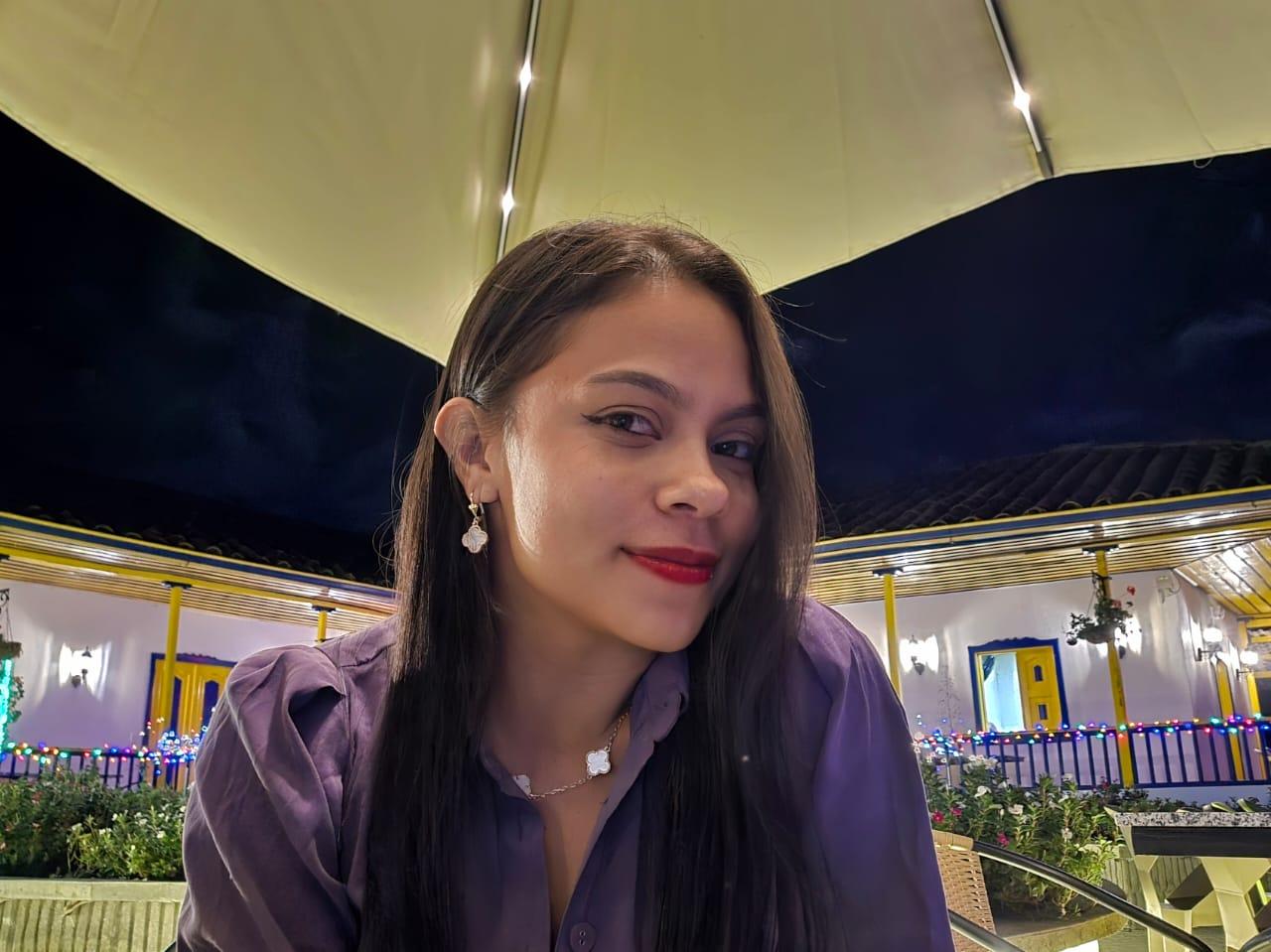 643440618: Chica busca chico en Almería