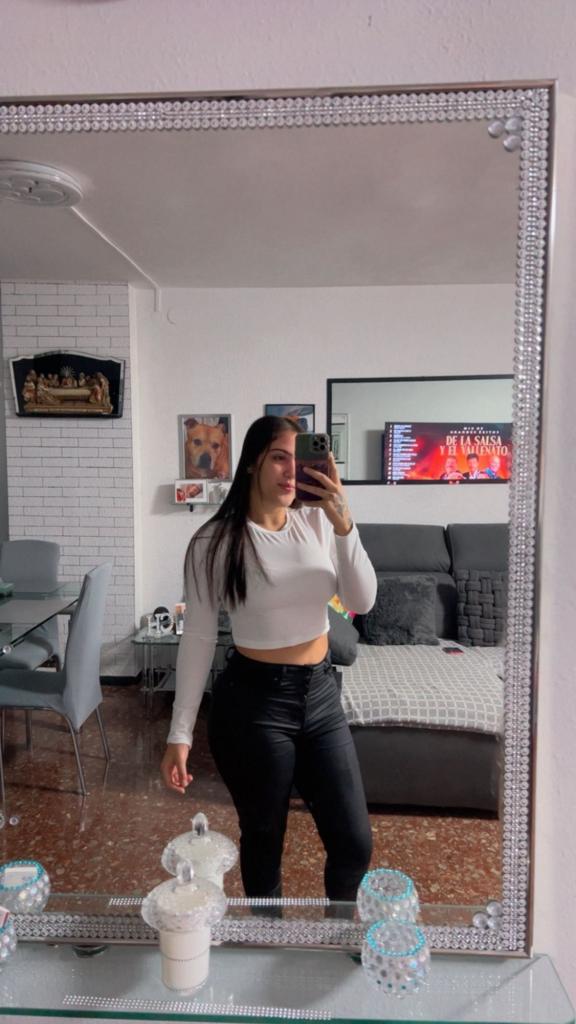 631187121: Chica busca chico en Tarragona