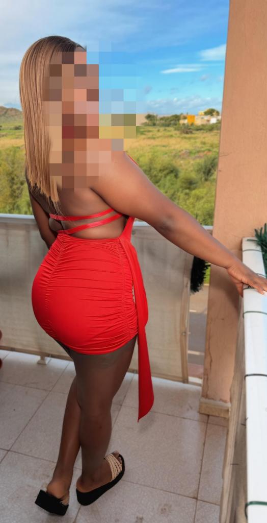 634006329: Chica busca chico en Barcelona