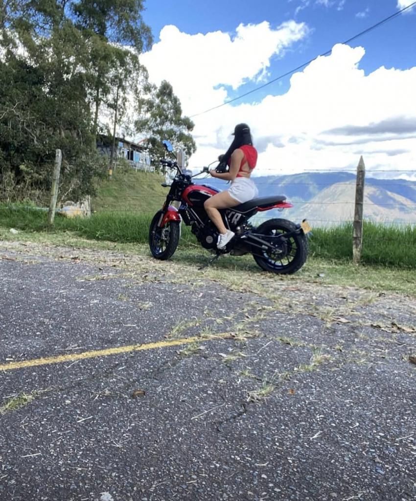 Chica busca chico en Murcia: 