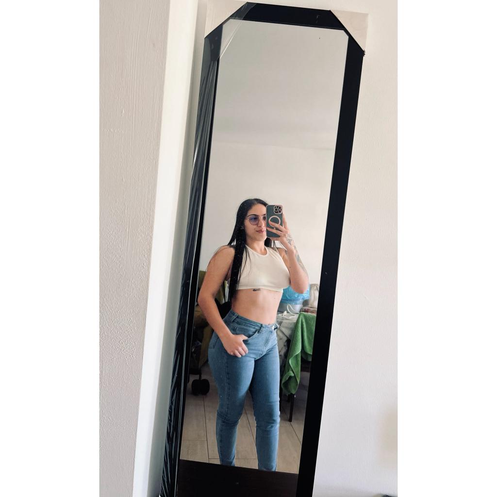 631187121: Chica busca chico en Tarragona