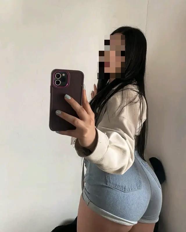 691461596: Chica busca chico en Sevilla