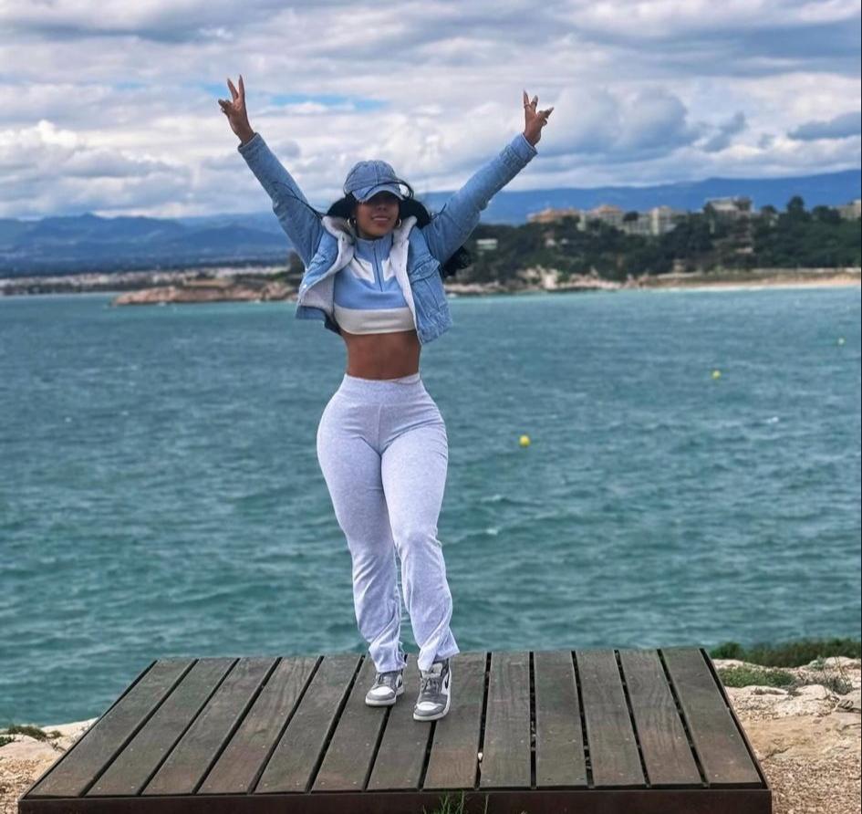 Chica busca chico en Granada: 