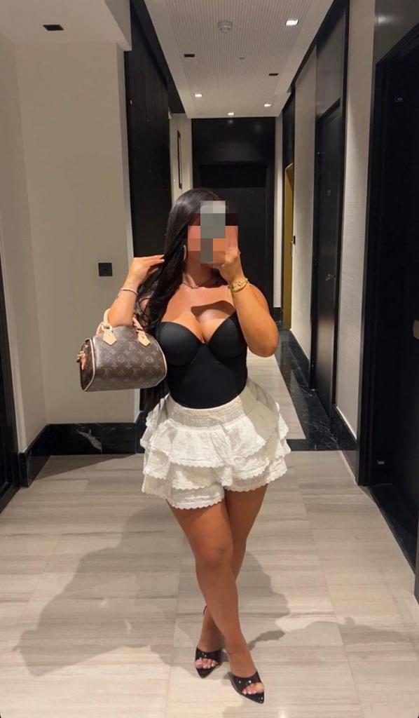 Chica busca chico en Almería: 