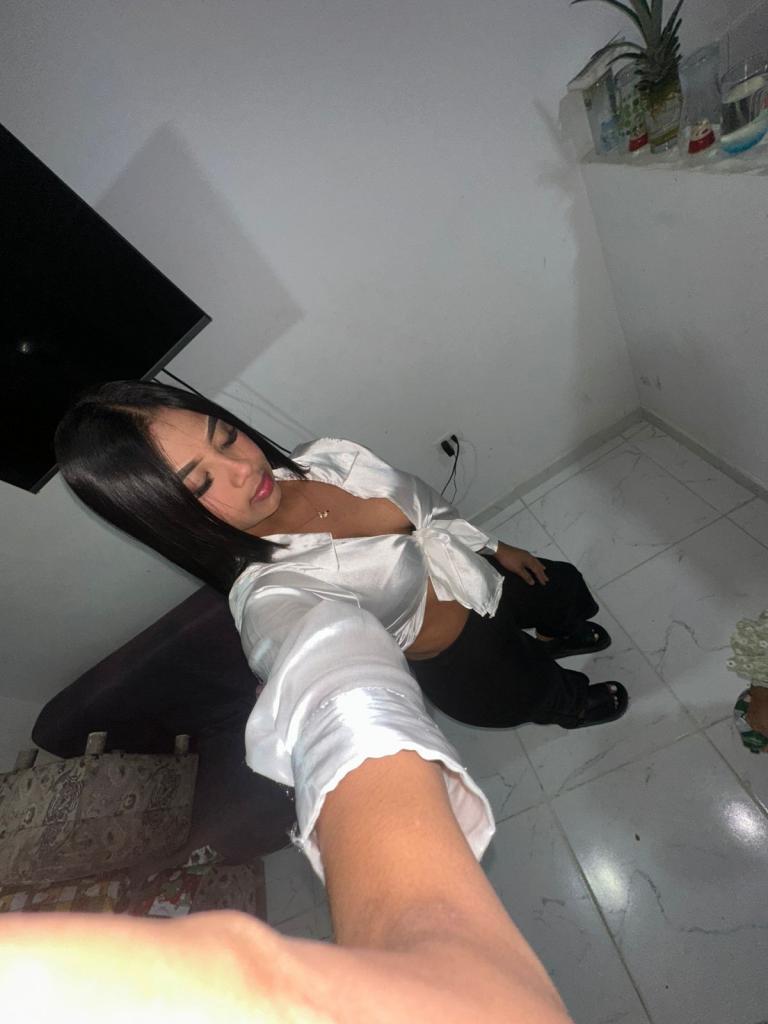 604249229: Chica busca chico en Asturias