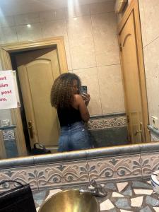 641786212: Chica busca chico en Sevilla