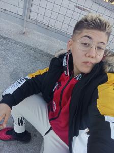 623409902: Chica busca chico en Sevilla