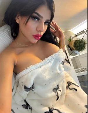 613703774: Chica busca chico en Sevilla