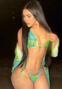 631700802: Chica busca chico en Ibiza