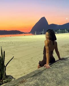 663195950: Chica busca chico en Tarragona