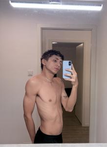 635037929: Chico busca chica en Barcelona