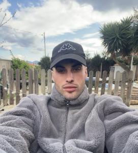 695685844: Chico busca chica en Barcelona