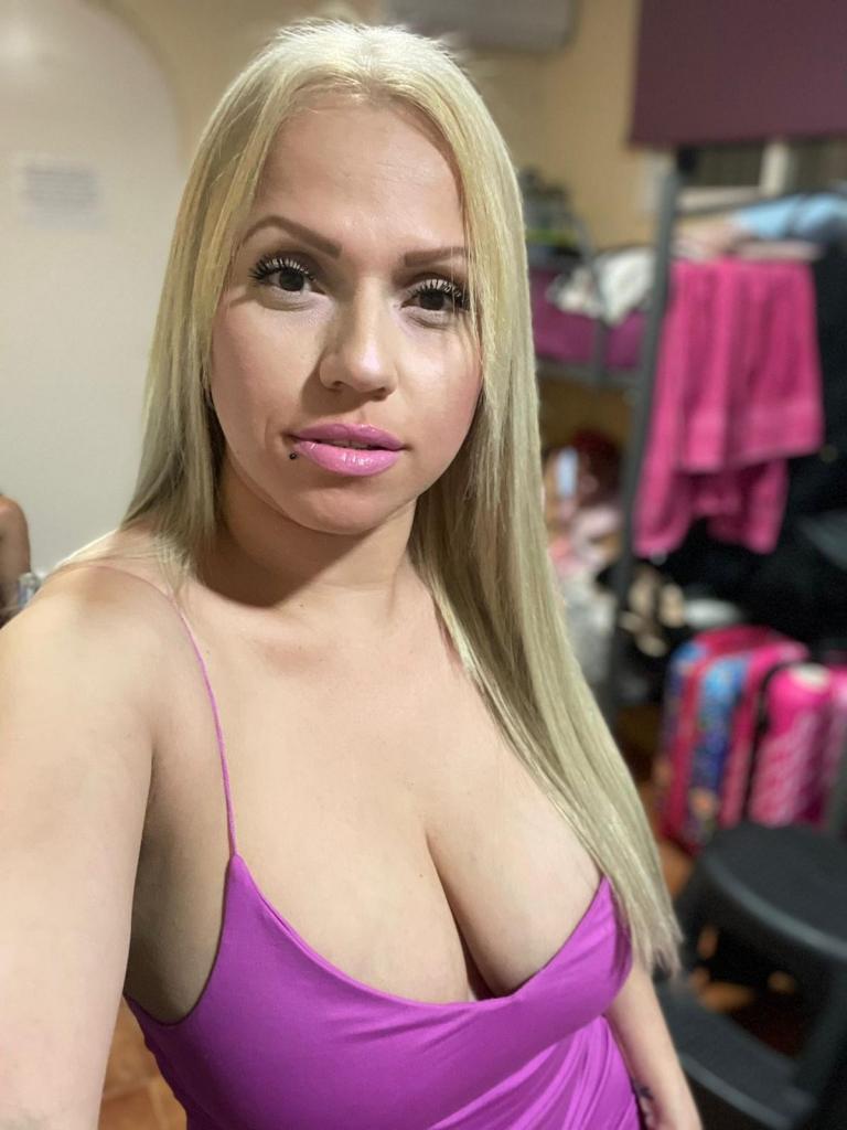 Chica busca chico en Alicante: Chica busca chico