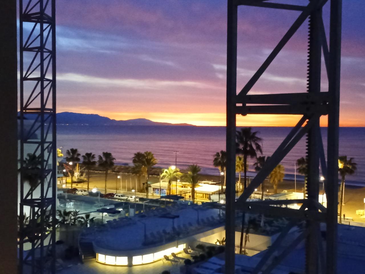 Chico busca chica en Málaga: 