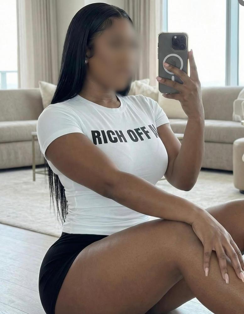 611265354: Chica busca chico en Sevilla