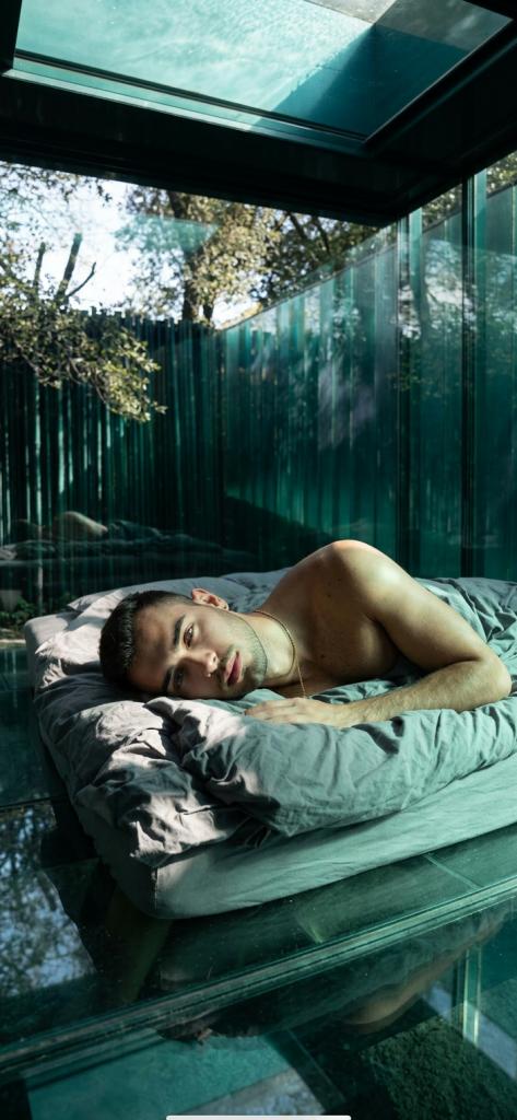 Chico busca chica en Granada: 