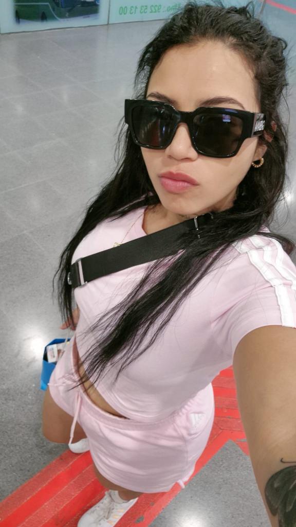 Chica busca chico en Tenerife: 