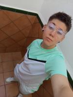 623409902: Chica busca chico en Sevilla