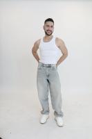 693371040: Chico busca chica en Madrid