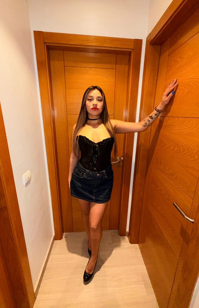 Chica busca chico en Ibiza: Chica busca chico