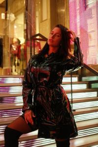 631147573: Chica busca chico en Barcelona